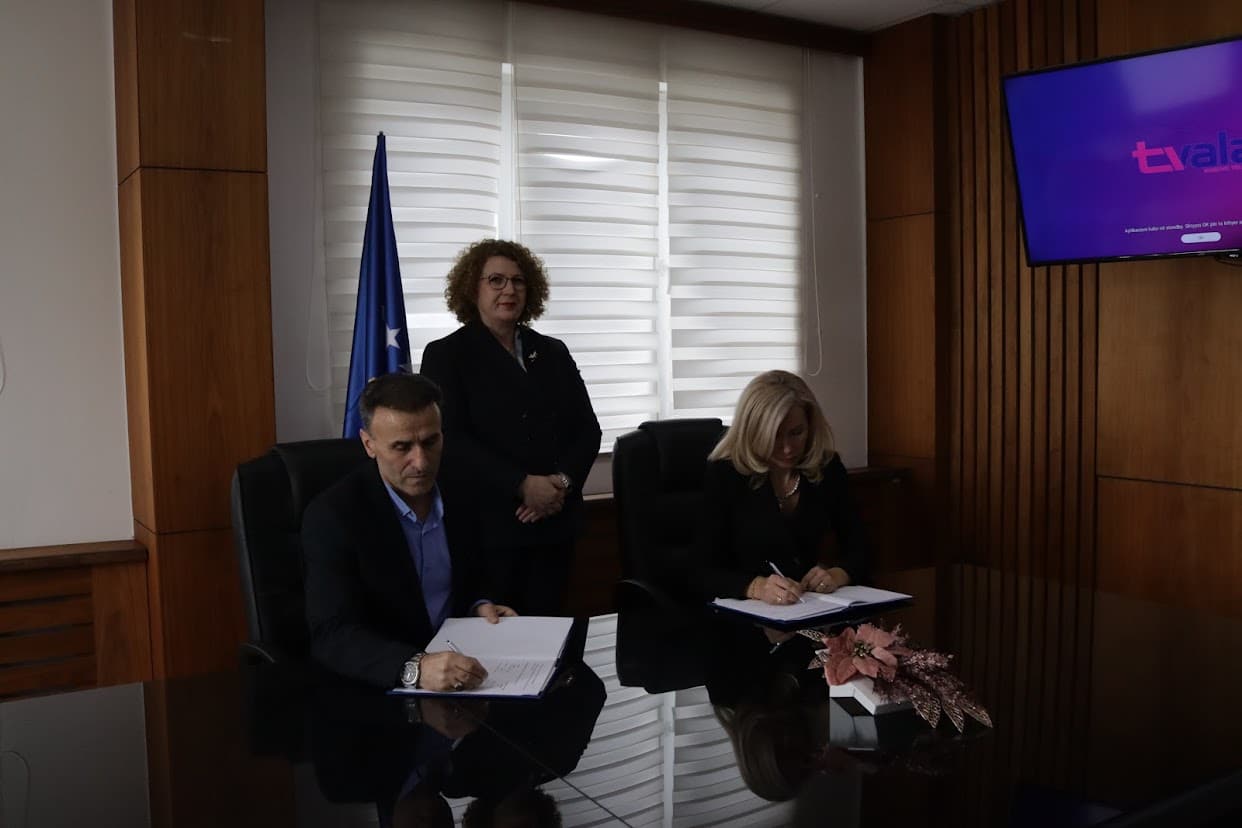 Kryetari Hetemi priti në takim ministren e Industrisë Ndërmarsisë dhe Tregtisë Rozeta Hajdari